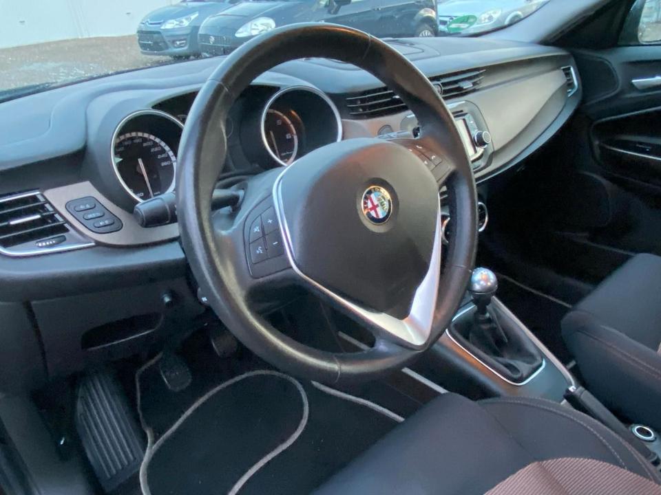 Alfa Romeo Giulietta Turismo Diesel 4,4l/100  Alu Navi SHZ in Dürrlauingen