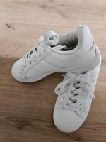 Stylische weisse Sneaker Gr 33 Lingen (Ems) - Brögbern Vorschau