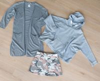 Next Poncho Kapuze Sweatshirt zara Lange Strickjacke cardigan 128 Nordrhein-Westfalen - Menden Vorschau