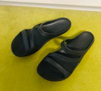 Crocs comfort Badeschuhe / Sandale Gr. 40 Nordrhein-Westfalen - Düren Vorschau