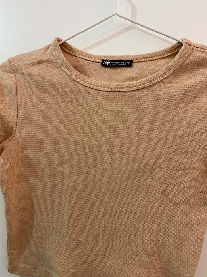 Zara cropped Tshirt Shirt Oberteil Gr. S beige in Düsseldorf