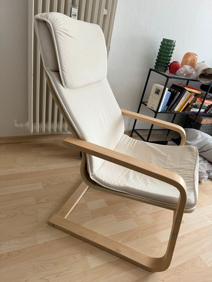 Beige Creme weißer Sessel / schwingstuhl mit Holz in München