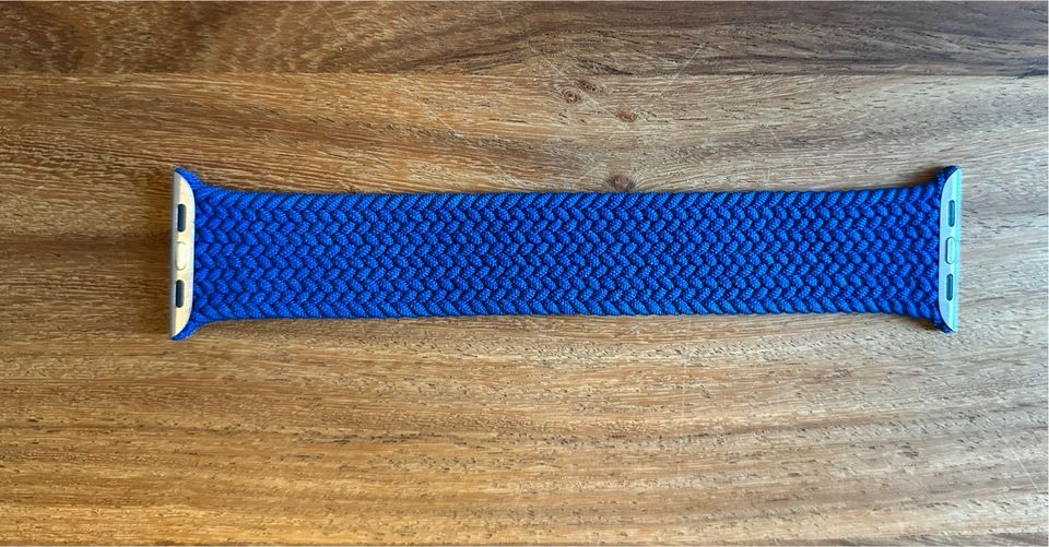 Geflochtenes Solo Loop Armband für Apple Watch 44mm blau Gr. 7 in Frankfurt am Main