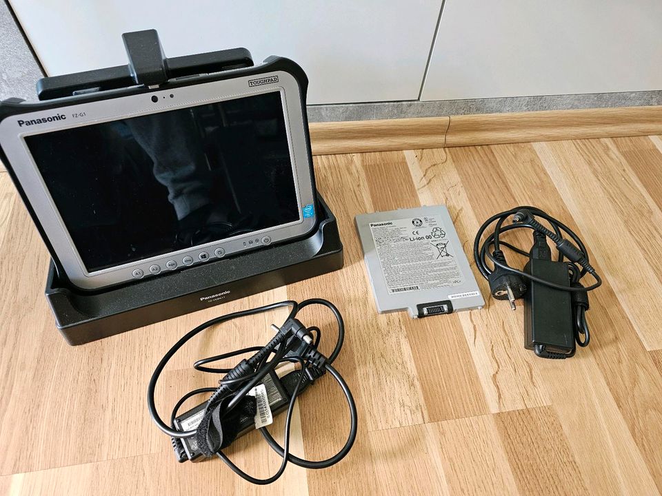 Panasonic FZ-G1 mit Dockingstation, 2 Akkus, 2 Ladekabel in Friedberg (Hessen)