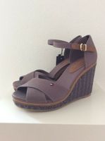 Tommy Hilfiger Schuhe mit Keilabsatz Wedges aubergine Gr. 40 neu Bayern - Ingolstadt Vorschau