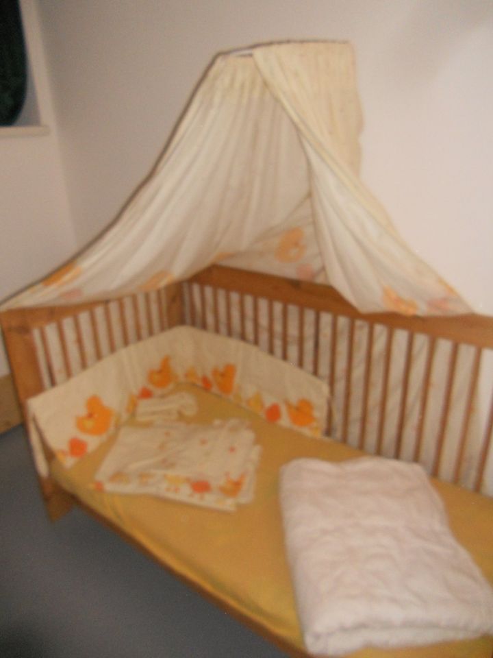 Kinderbett Gitterbett Beistellbett Massivholz Himmelbett Nestchen in Stadtroda