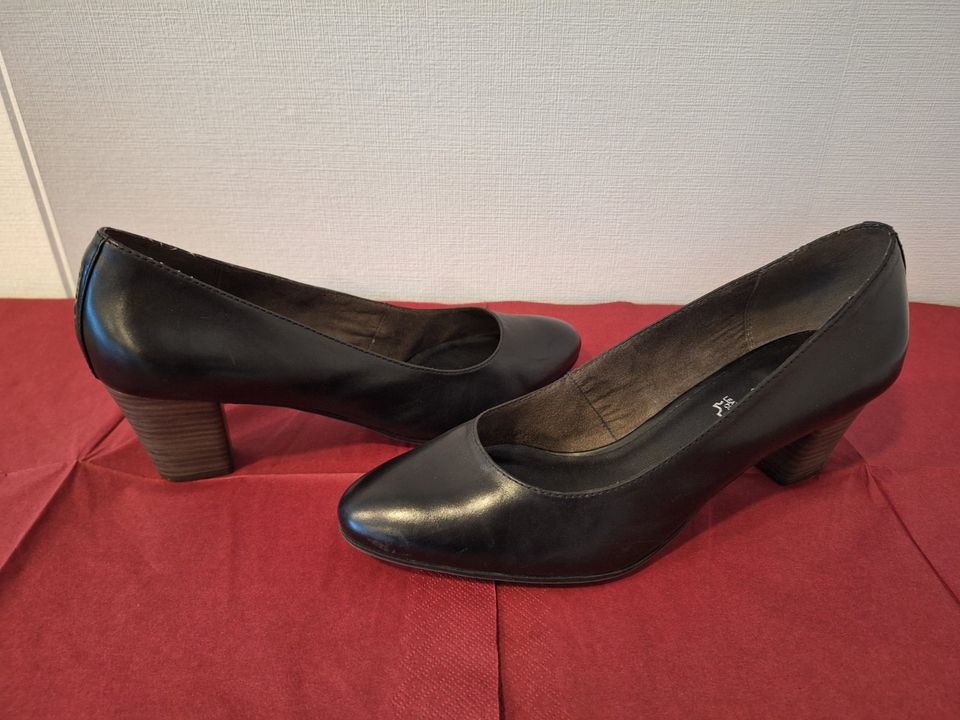 Pumps Damen s.Oliver, 2 Paar, Gr. 39, schwarz und hellbraun, neuw in Cleebronn