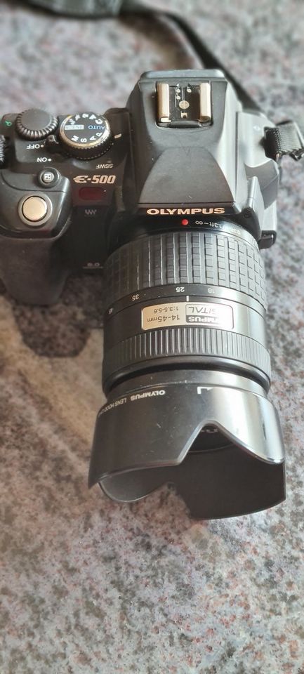 Olympus E-500 + Zuiko Digital 14-45mm + Zuiko Digital 40-150mm in Altenburg