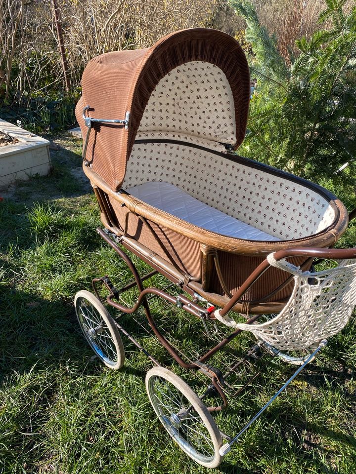 Kinderwagen vintage Cord/ Holz Retro in Neustrelitz