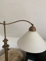 Antike Lampe Messing mit Milchglasschirm Bielefeld - Bielefeld (Innenstadt) Vorschau