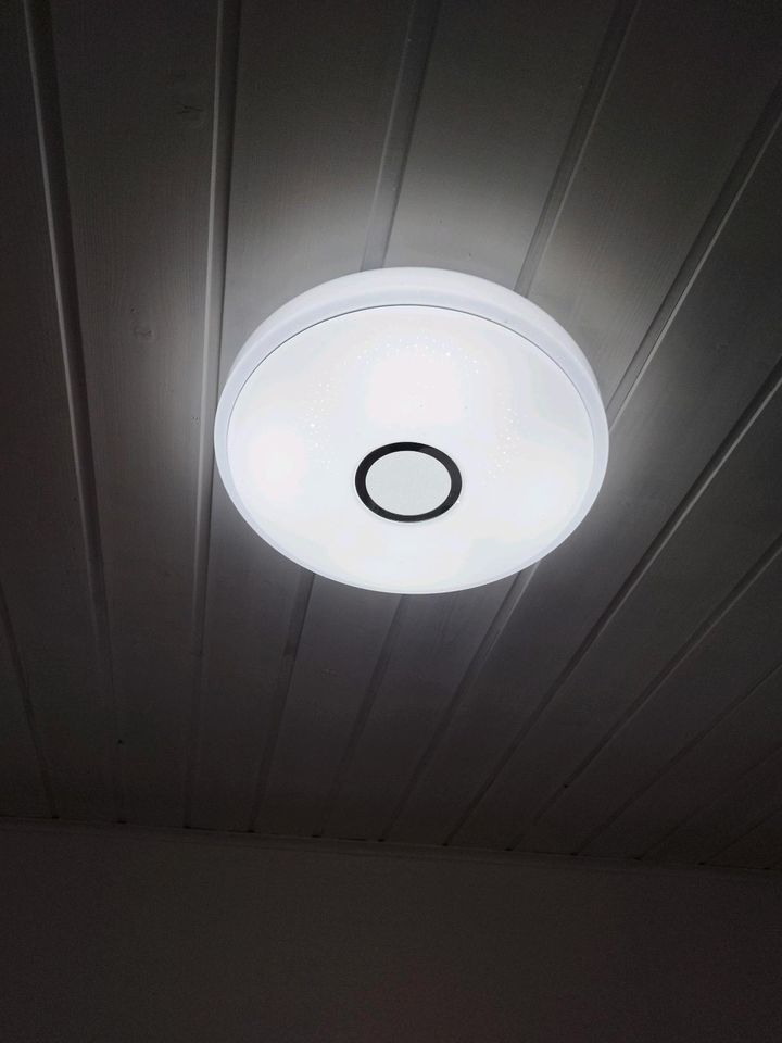 Lampe LED mit Fernbedienung in Unterlüß