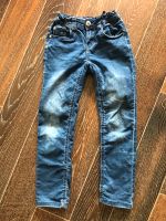 Neuw. 2 Jeans Chaper Young und Lemmi Gr.134 Nordrhein-Westfalen - Marienheide Vorschau