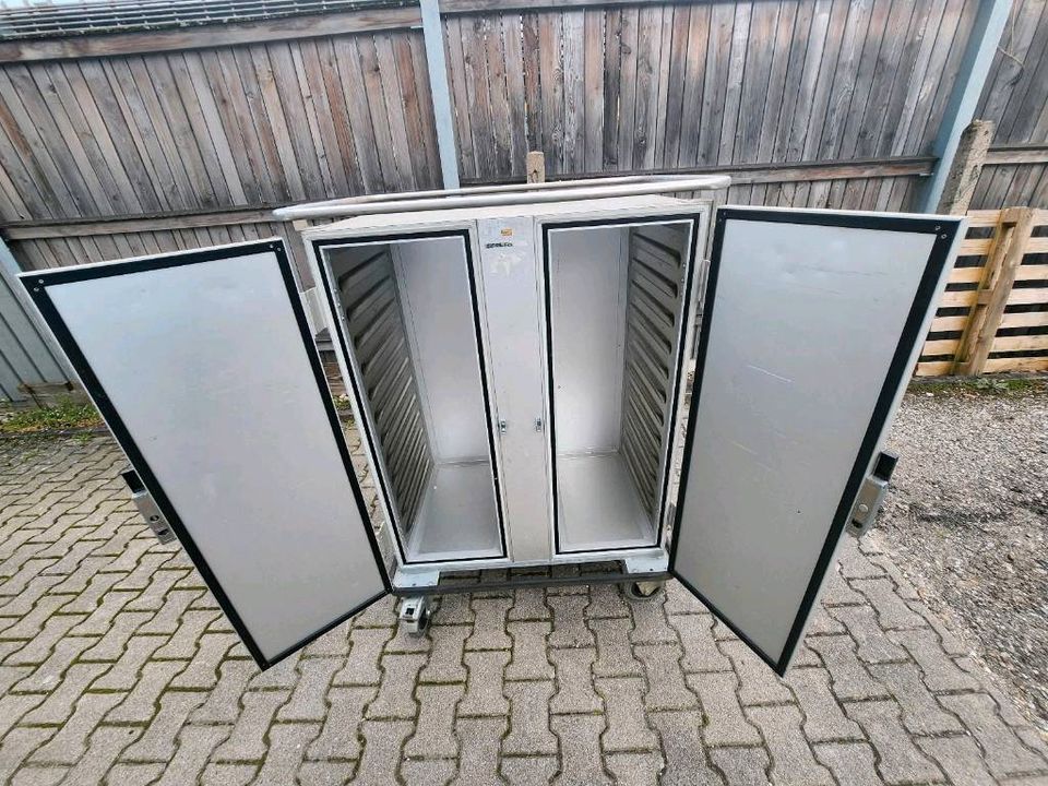 Kühlbehälter Warmbehälter Thermobehälter 250eur für beide! in Karlsruhe