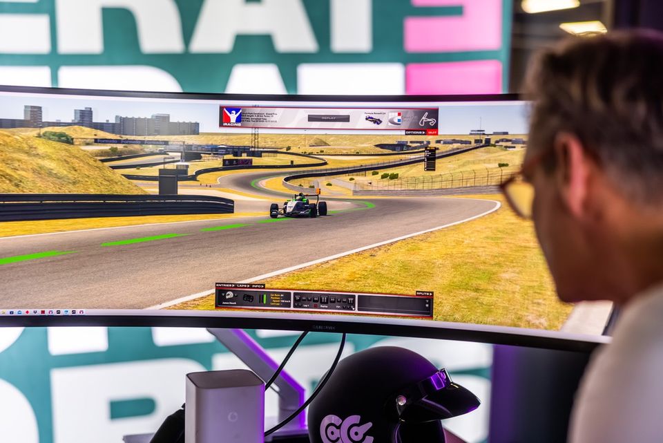 SimRacing Gutschein für Testfahrt im besten Motion Rennsimulator in Dortmund