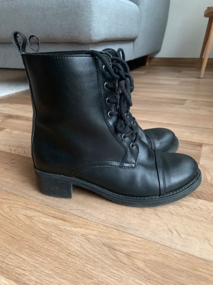 Winterschuhe Stiefel schwarz Damen vegan Flieger-Stiefel in Sassnitz