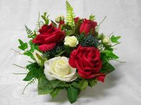 Seidenblumengesteck, rote + weiße Rosen, Geschenk, künstlich Nordrhein-Westfalen - Hückeswagen Vorschau