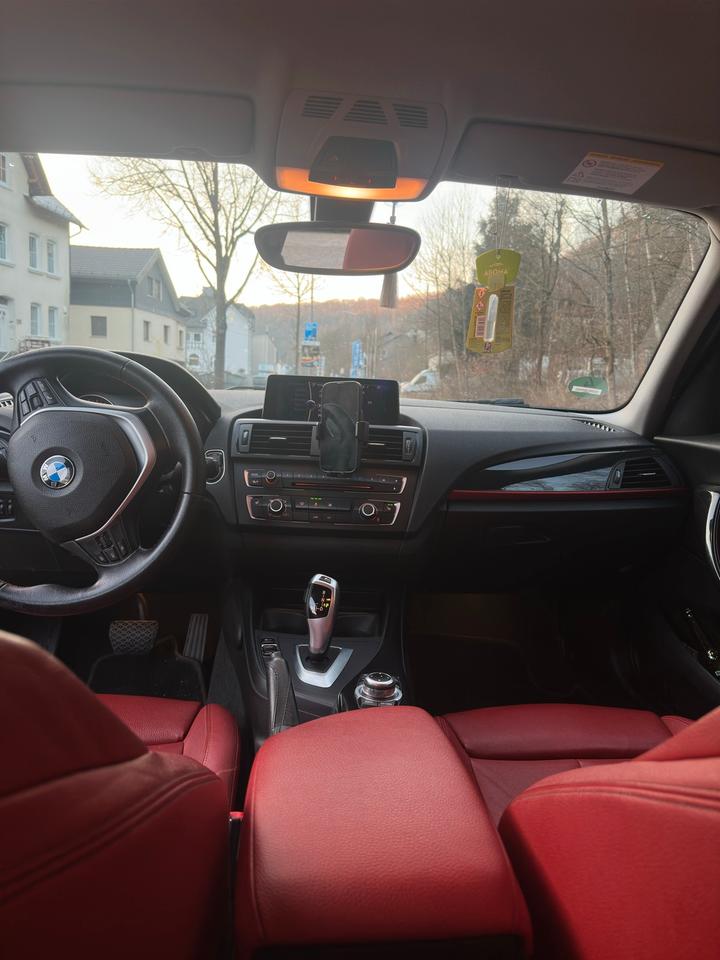 BMW 116d F20 Sport Line - AUTOMATIK - Unfallfrei in Siegen