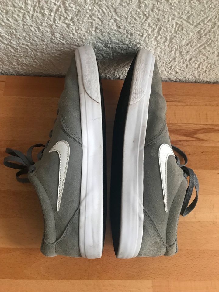 Nike Turnschuhe Sneaker Gr. 44 in Gundelsheim