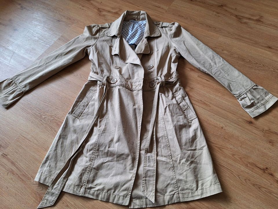 Beiger Übergangsmantel  Trenchcoat 38 C&A in Schwarzenbruck