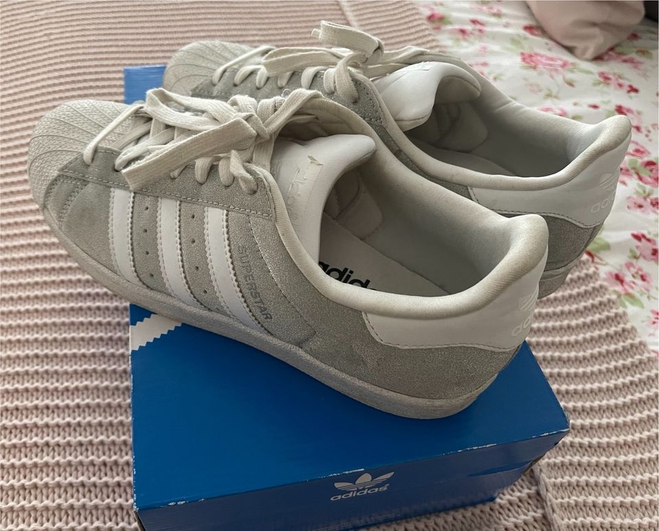 Adidas Superstar silber glitzer / Gr. 40 2/3 in Berlin - Steglitz | eBay  Kleinanzeigen ist jetzt Kleinanzeigen