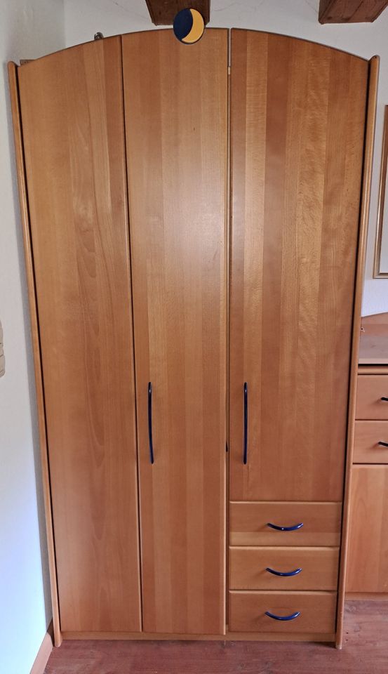 Kleiderschrank mit Kommode und Wickelaufsatz in Lauf