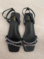 Flache Sandalen 40 schwarz Silber Nieten ketten Strand Sommer Nordrhein-Westfalen - Paderborn Vorschau