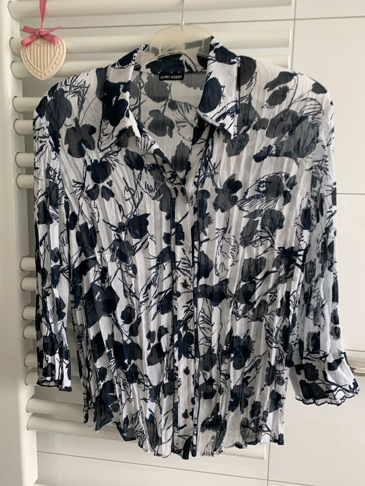 GERRY WEBER  Bluse weiß-blau - Größe 46 in Ratingen