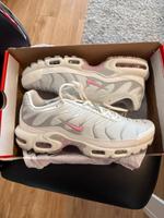 Nike Air Max Plus TN „Summit White / Pink“ 44,5 Neu Nordrhein-Westfalen - Leverkusen Vorschau