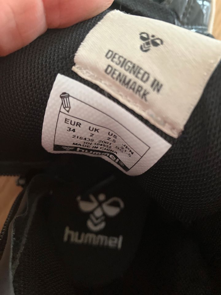 Hummel Sneaker Lackoptik in Hamburg