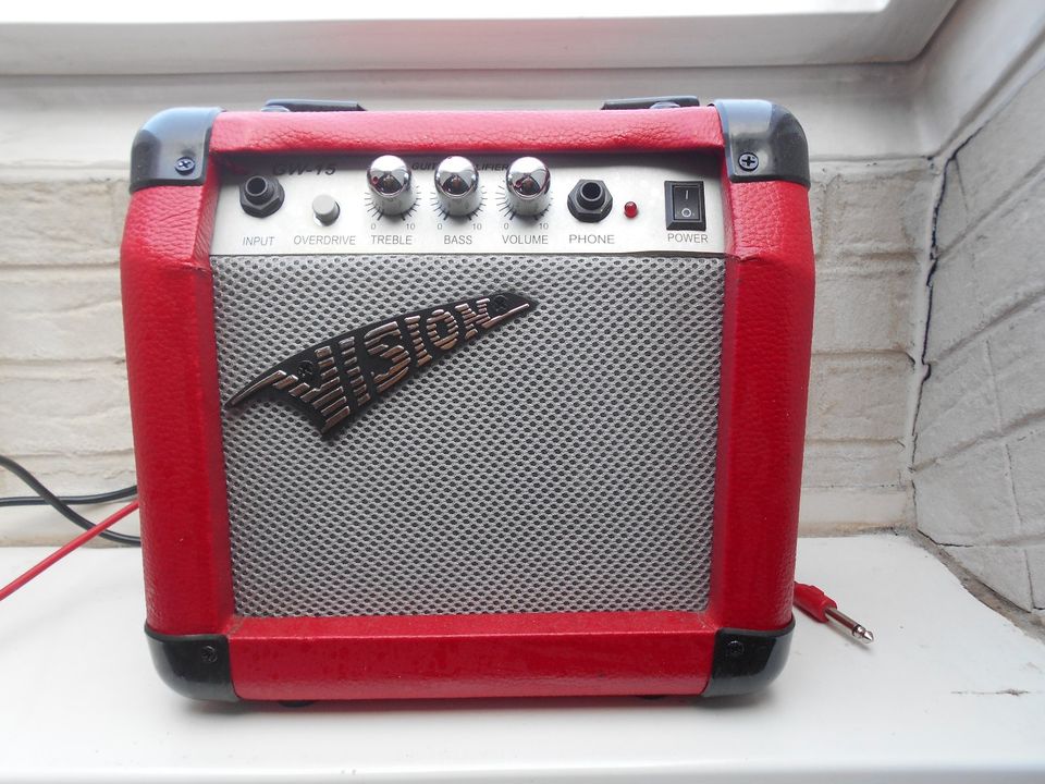 Dean Flying V - VCO-BK - Gigbag+Ständer & Miniamp 16 Watt in Hannover