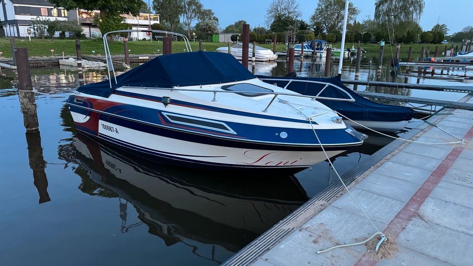 Century 3000 / Motorboot / Mercruiser 170 PS in Ottersberg