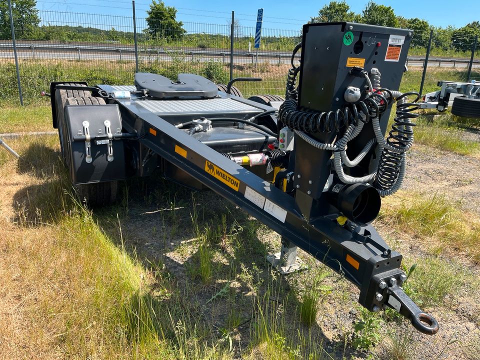 Dolly Tandem Untersetzachse Hydraulik Wielton in Weilerswist