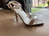 Neue High Heels Sandalen Satin Größe 38 Nordrhein-Westfalen - Geldern Vorschau
