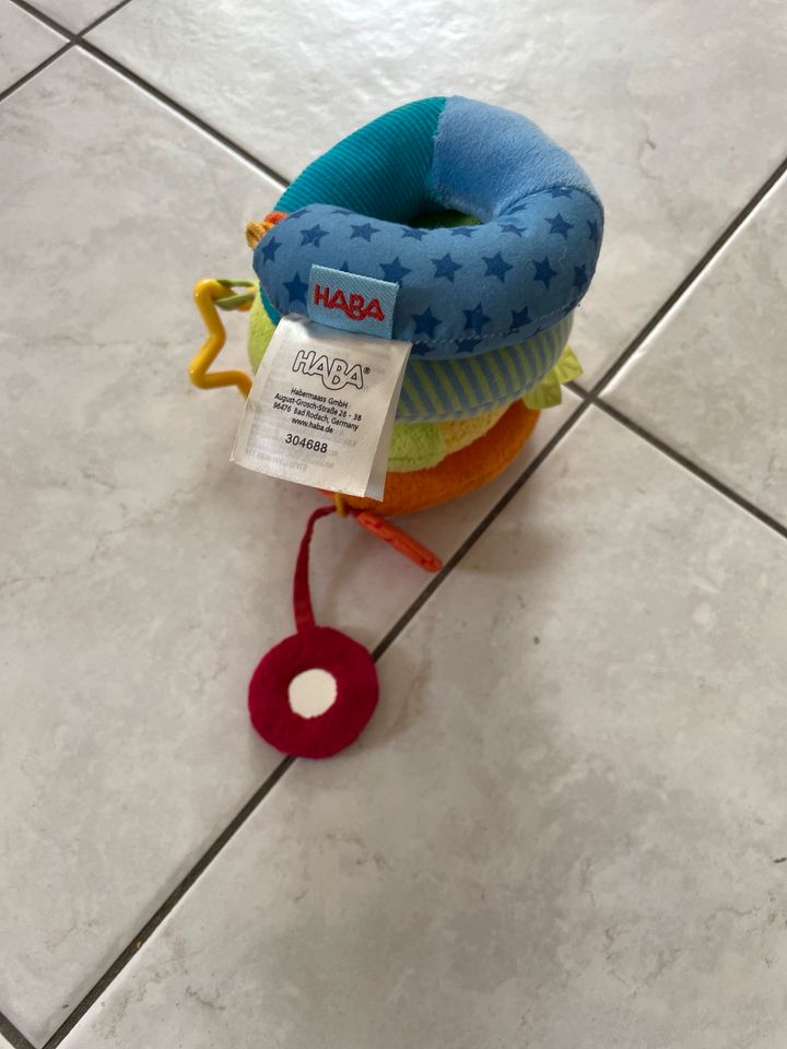 HABA Babyspielzeug für die Babyschale 304688 in Biberach an der Riß