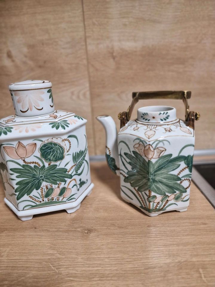 Thailändische teedose und Teekanne  aus porzellan in Duisburg
