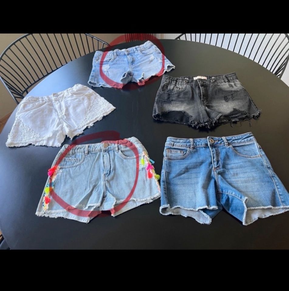 Jeans Shorts Zara Bekleidungspaket Jeans weiß blau Gr.140 in Ingolstadt