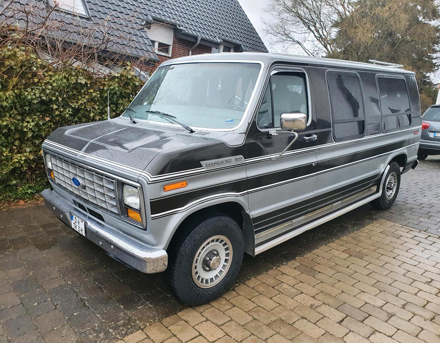 Abbildung des Autos Ford Econoline- E150, 30…