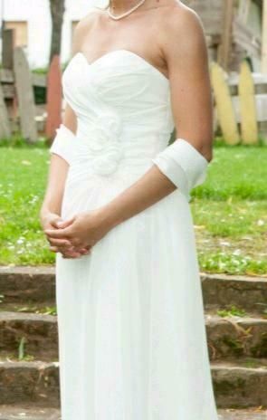 Hochzeitskleid Brautkleid in der Größe 38-40 mit Stola in Erlensee