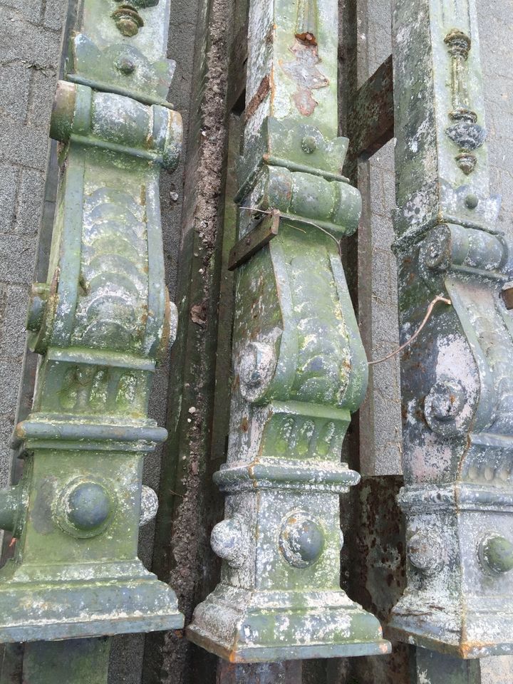 3 Säulen aus Gusseisen Ladenfront Stützen in Dormagen