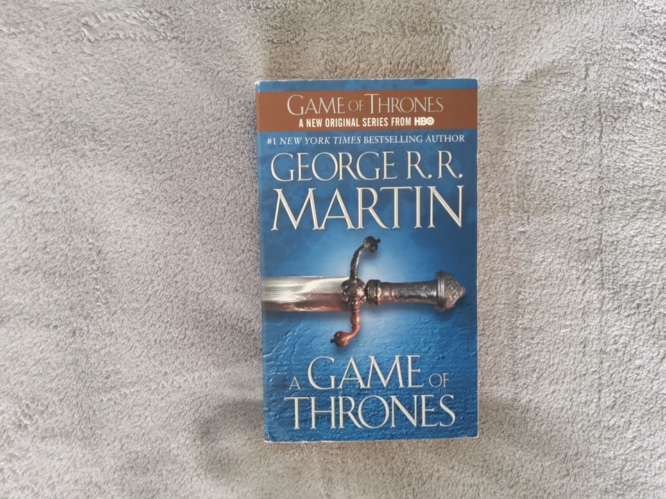 A game of thrones, George R. R. Martin, englisches Taschenbuch in Regensburg