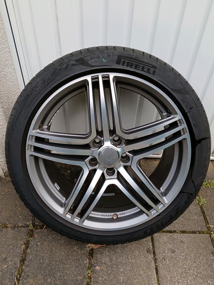 Pirelli 245/40 R19 94W mit Wheelworld Felgen, VW Tiguan, Audi in Bochum