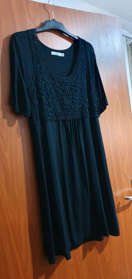 Cocktail Kleid • Damen • Gr. 44/46 • schwarz in Langen (Hessen)