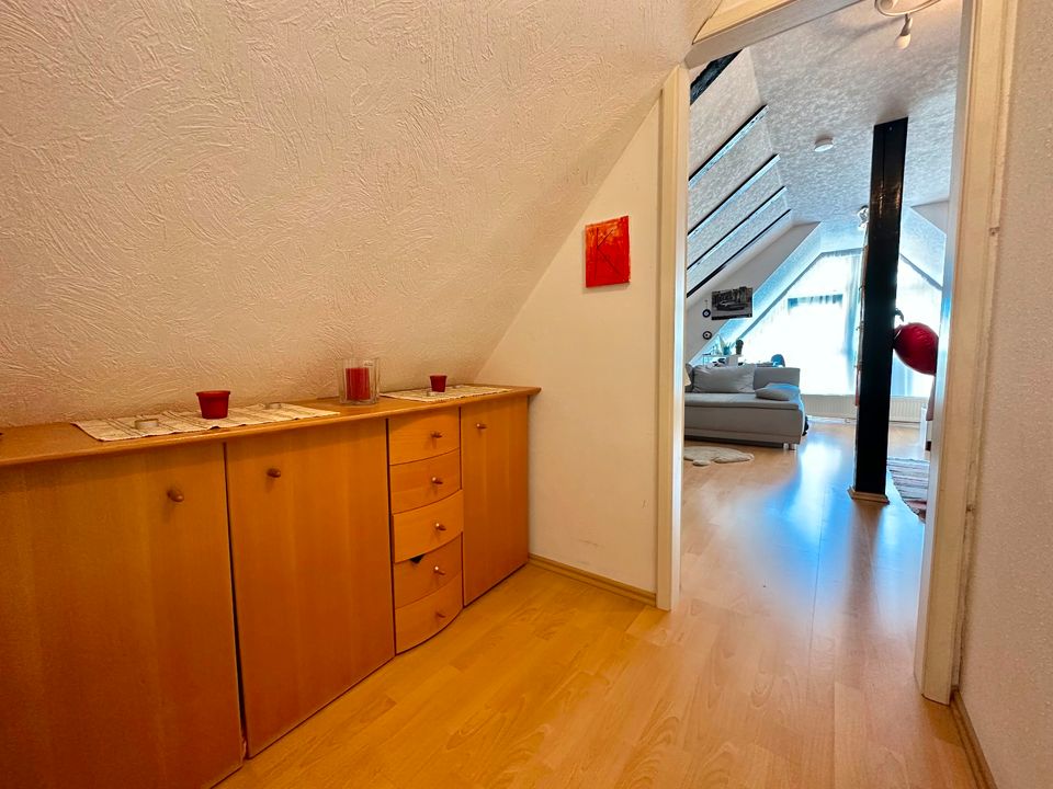 Wohnen wie im eigenen Haus - Moderne Maisonette-Wohnung inkl. Küche, Stellplatz, Terrasse & Garten! in Dreieich