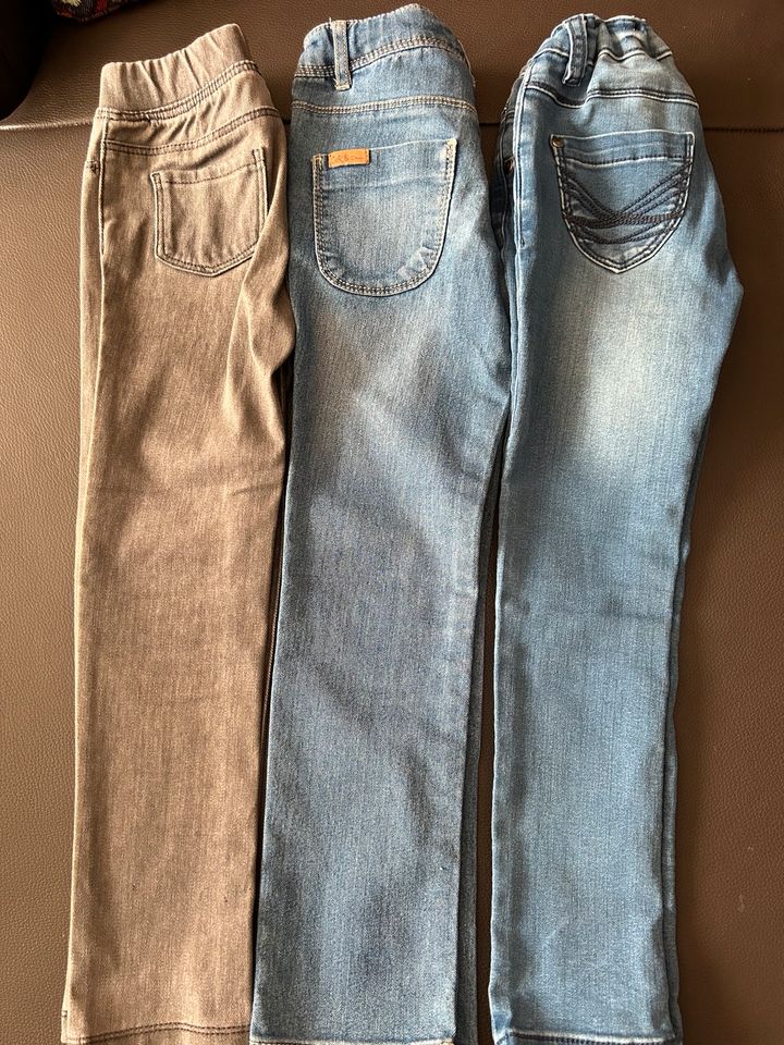 Jeans / Mädchen in Ettlingen