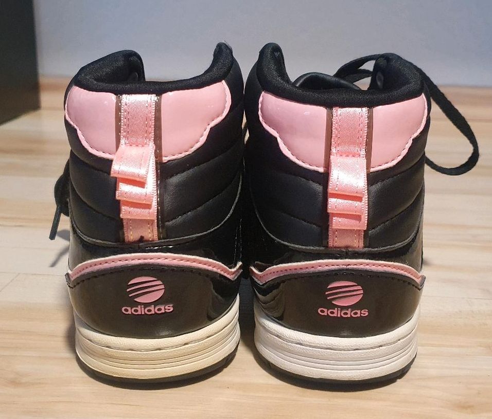 Neuwertige Adidas NEO Label Sneaker in schwarz/rosa mit Sternen in Stuttgart  - Stuttgart-Mitte | eBay Kleinanzeigen ist jetzt Kleinanzeigen