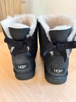 UGG Bailey Bow Sparkle Winter Boots/Stiefel-Gr. 38-Glitzer-Damen Kr. Dachau - Bergkirchen Vorschau