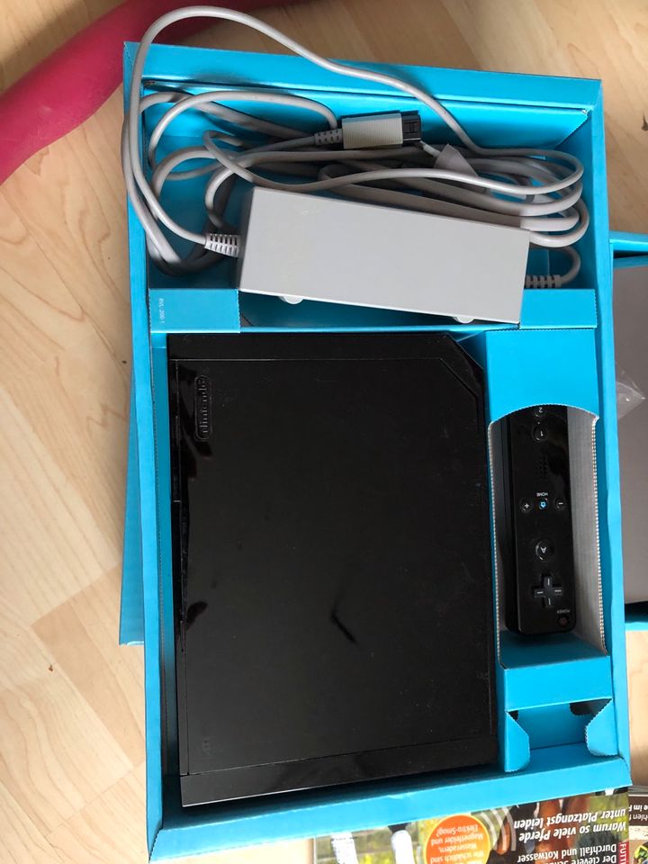 Nintendo Wii Konsole schwarz OVP + Zubehör und  Spiele in Detmold