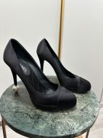 Chanel Absätze schwarz Satin weiß Perle 8 Berlin - Charlottenburg Vorschau