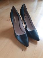 Neu ESPRIT Lederpumps Pumps 38  Dirndlschuhe schwarz Leder 80 Eur Bayern - Landshut Vorschau