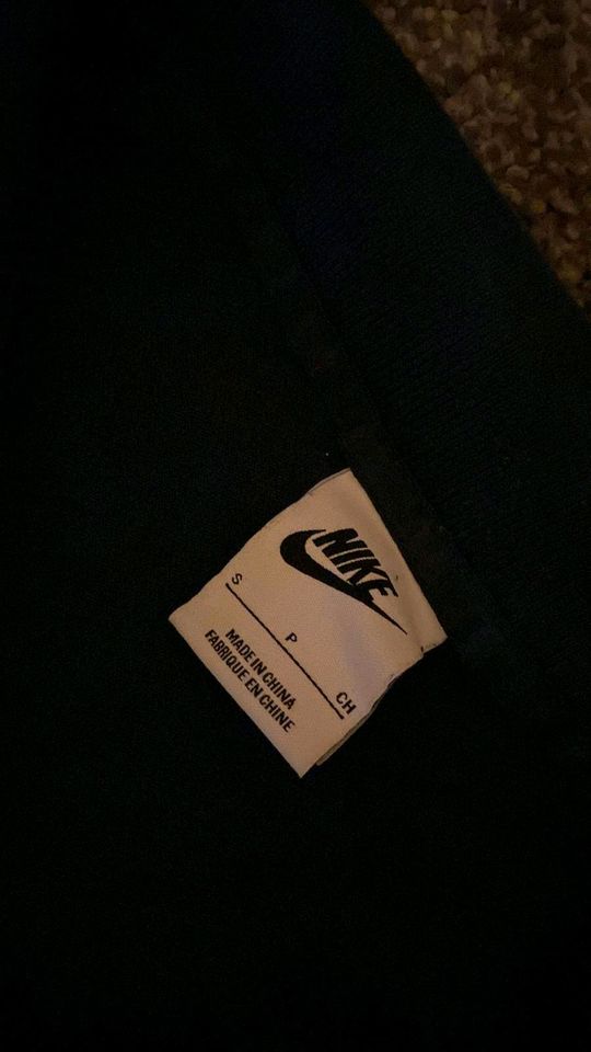 Nike Shirt Poloshirt Größe S in Radeberg